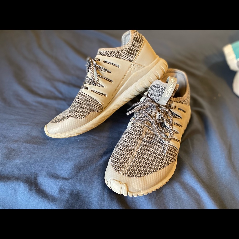 Adidas woman’s size 7 shoes